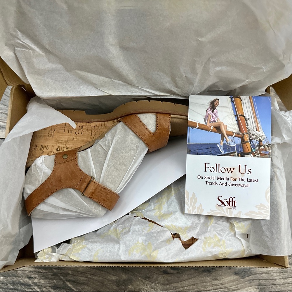 NIB Sofft Cyndy Strappy Wedge Leather Sandal Luggage Tan 9M 40 - Picture 12 of 13